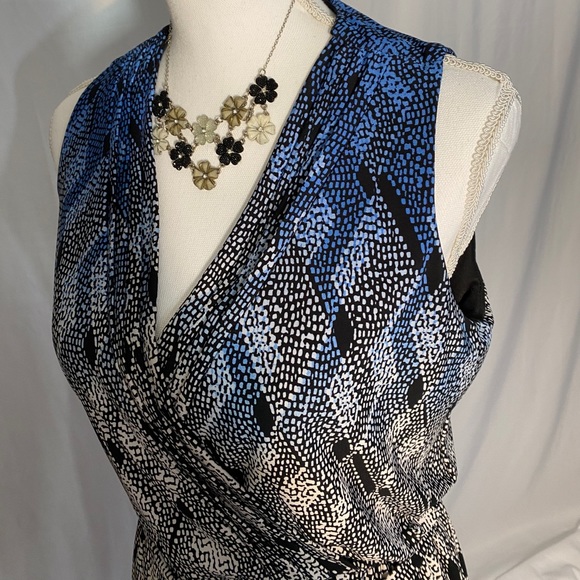 A Liz Claiborne stunning dress - Picture 2 of 9